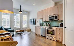 Modern Atlanta Townhome Rental About 2 Mi To Downtown!